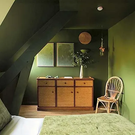 La Folie Bed & Breakfast 4*
