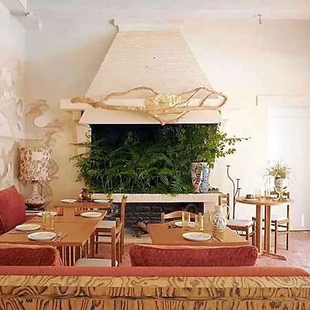 Bed & Breakfast La Folie 4*